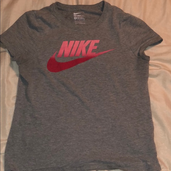 basic nike tee - Picture 3 of 6